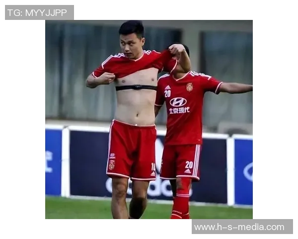 足球球星纹身背后的故事与意义揭秘 揭开他们个性与人生经历的独特印记