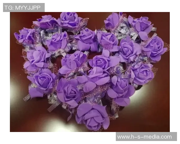 足球球星花束闪耀绿茵情怀见证荣耀与热爱传递激情 足球球星花束闪耀绿茵情怀见证荣耀与热爱传递激情